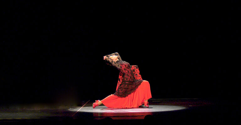 Bettina Castano Tanzend