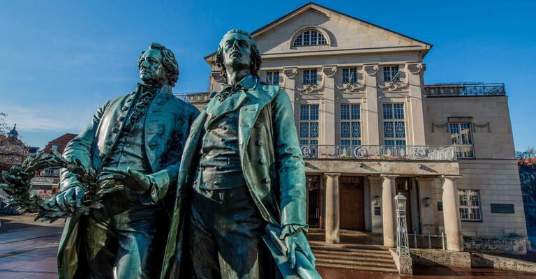 Goethe-_und_Schiller-Denkmal__Foto_Maik_Schuck__weimar_GmbH__1_.jpg