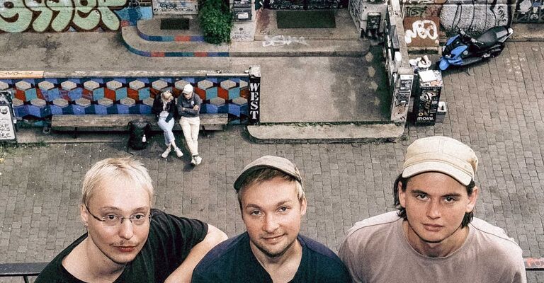 26.11. Dyson Deluxe quer.jpg