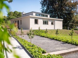 Haus am Horn, Foto: Thomas Müller, weimar GmbH Das Haus Am Horn ist die einzige Architektur, die das Bauhaus in Weimar realisiert hat. Es wurde 1923 als Versuchshaus zur Bauhaus-Ausstellung errichtet. Hier präsentierten die Meister und Schüler erstmals, wie sie sich zeitgemäßes Bauen und Wohnen vorstellten.