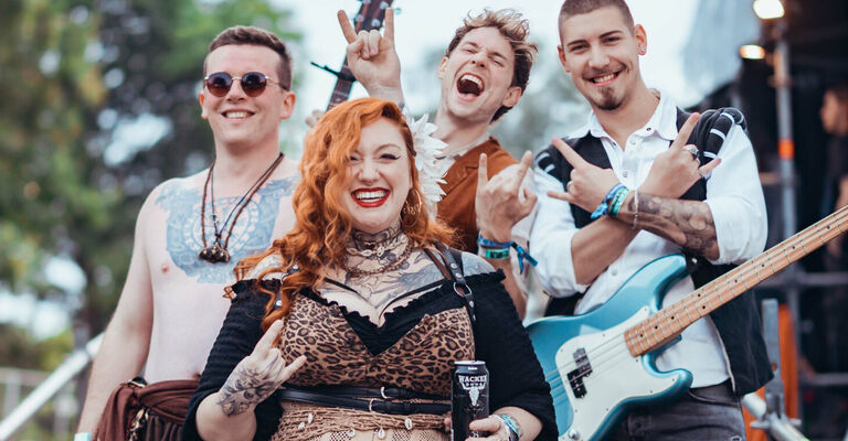 <strong>Kupfergold – Musik zwischen Mittelalter &amp; Karneval auf dem Herderplatz</strong><br>Sa 19:00